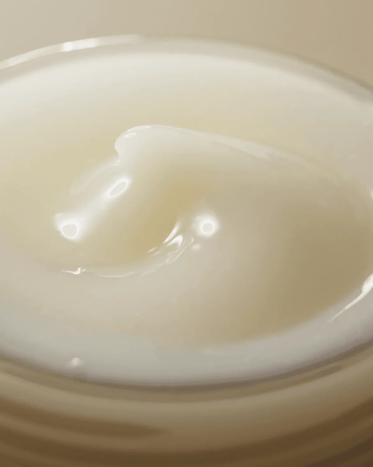 AXIS-Y Dark Spot Correcting Glow Cream - Image 4