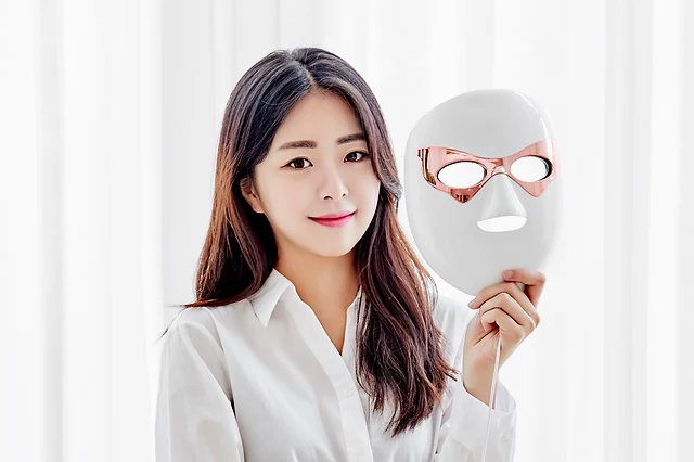 Chom Chom LED Beauty Mask - Image 2
