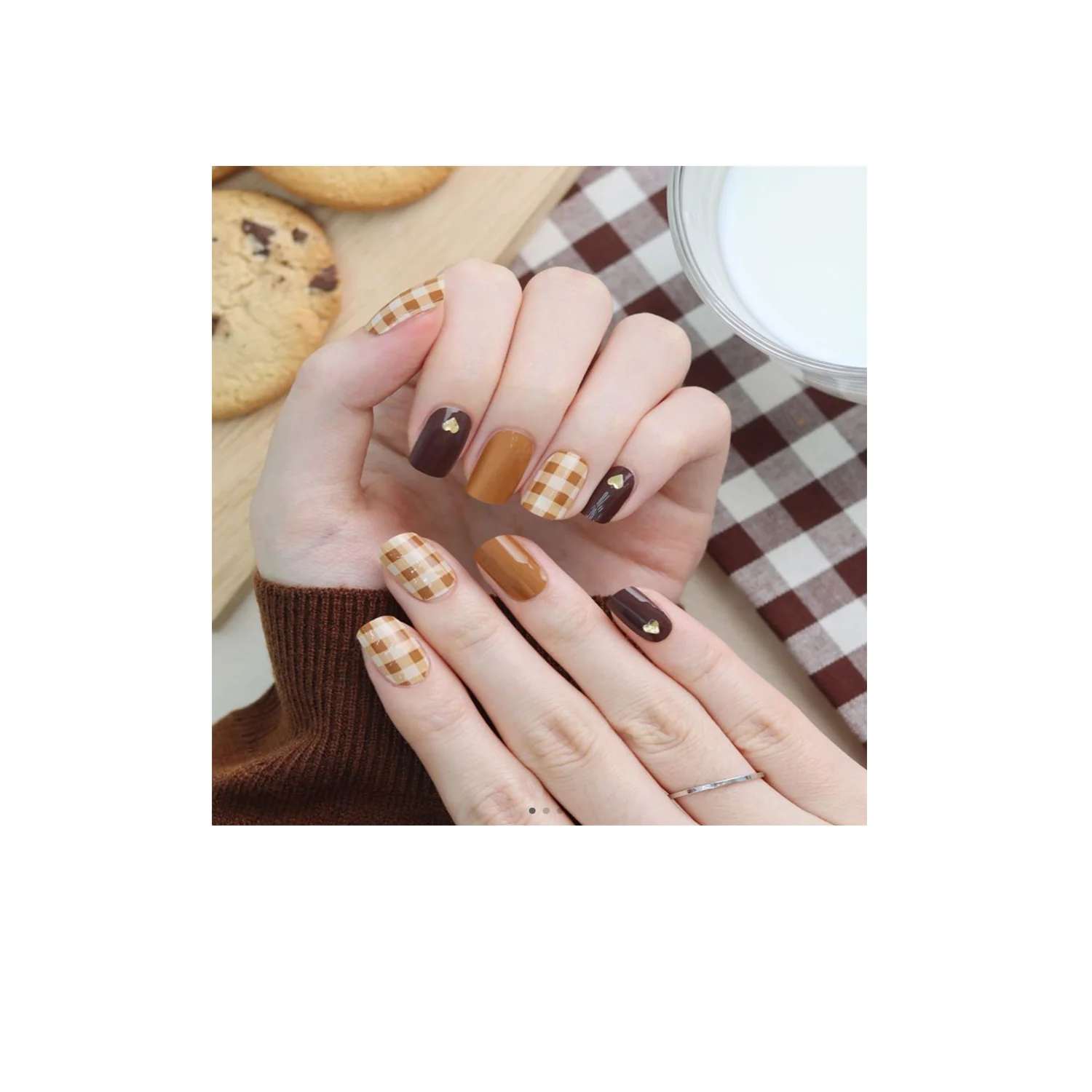 Glossy Blossom Gel Nail Strips Brandy Brown Check - Image 2